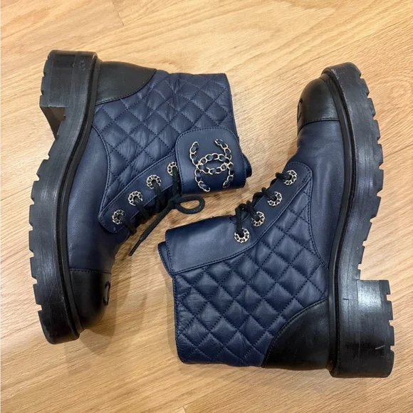 CHANEL Dark Blue and Black Quilted Leather Lace Up Boots - Picture 6 of 9